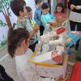 Συλλογή σκουπιδιών από τις τάξεις και σωστός διαχωρισμός αυτών στους κατάλληλους κάδους ανακύκλωσης