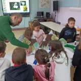 Η δημιουργία της μακέτας από τους μικρούς μαθητές