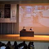 Προβολή βίντεο με τις διαδικασίες ανακύκλωσης υφασμάτων στο εργοστάσιο της TexCycle